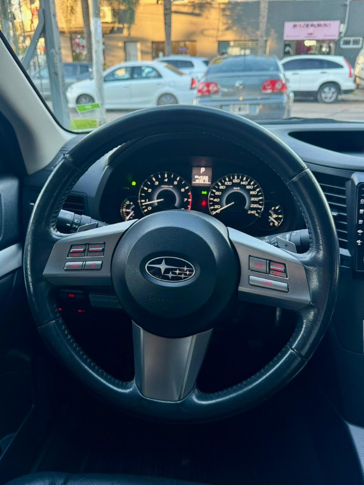 Subaru Legacy Premium — foto 10